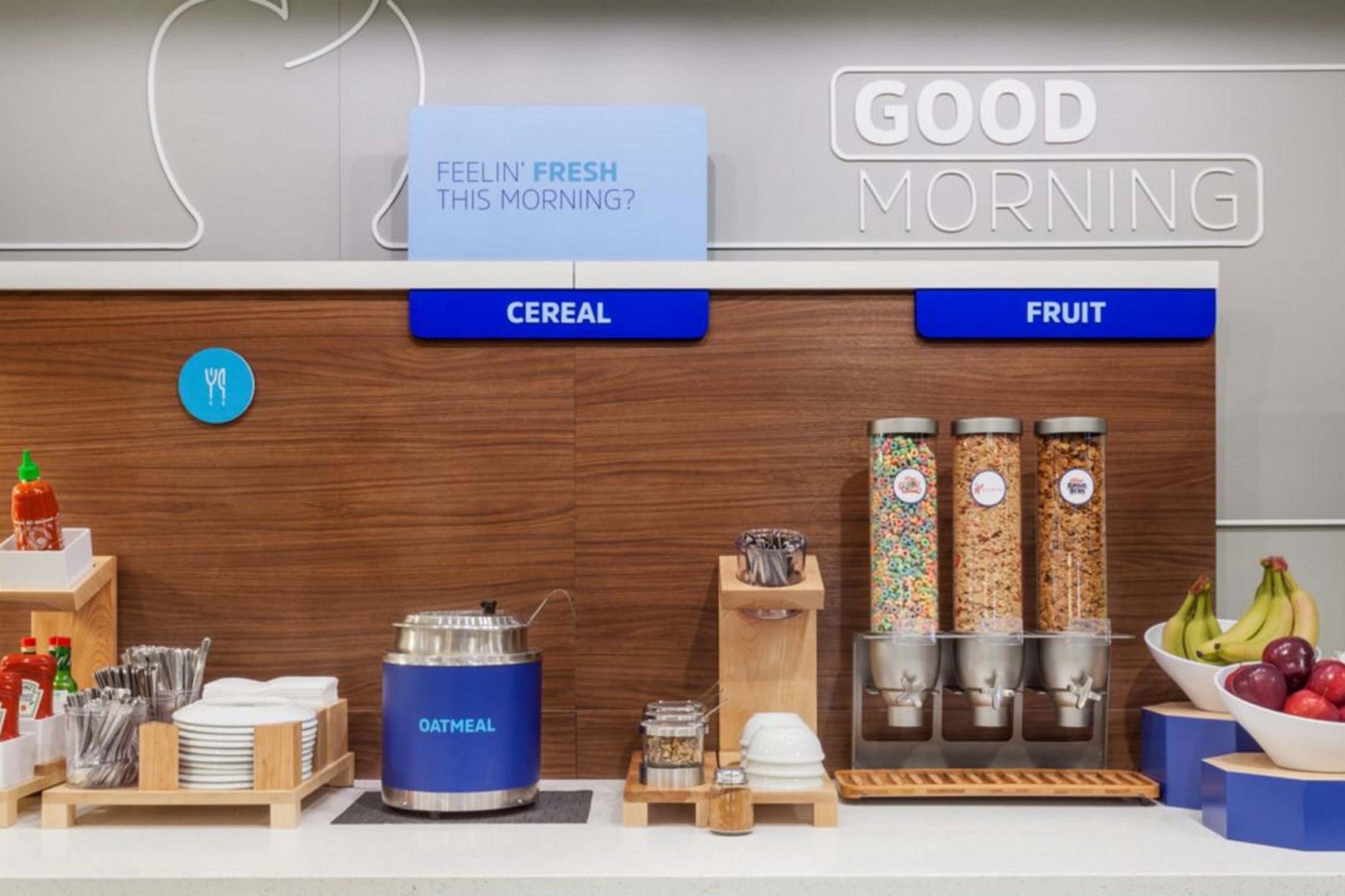 Holiday Inn Express Hotel & Suites Wichita Airport By Ihg Eksteriør billede