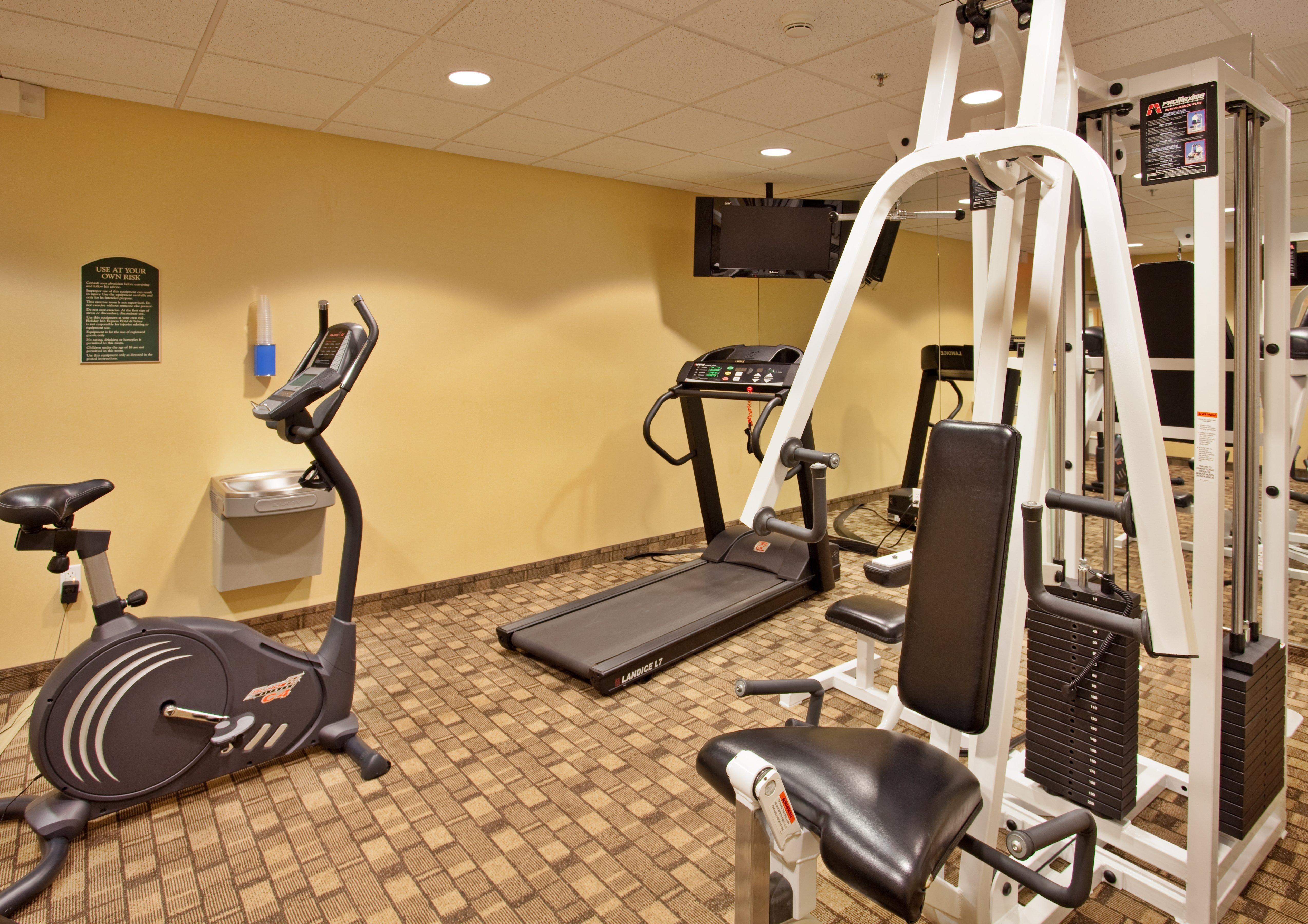 Holiday Inn Express Hotel & Suites Wichita Airport By Ihg Eksteriør billede