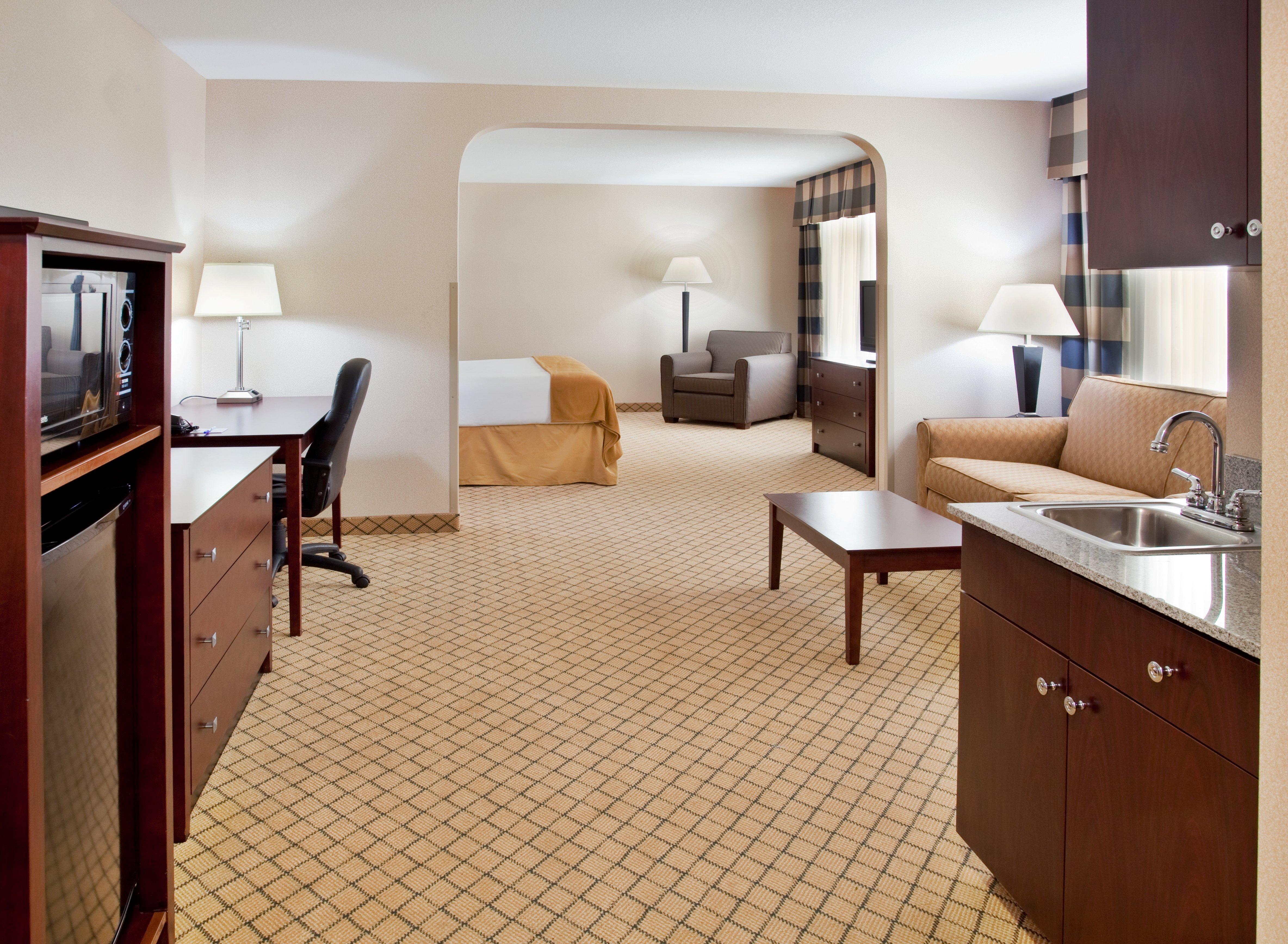 Holiday Inn Express Hotel & Suites Wichita Airport By Ihg Eksteriør billede