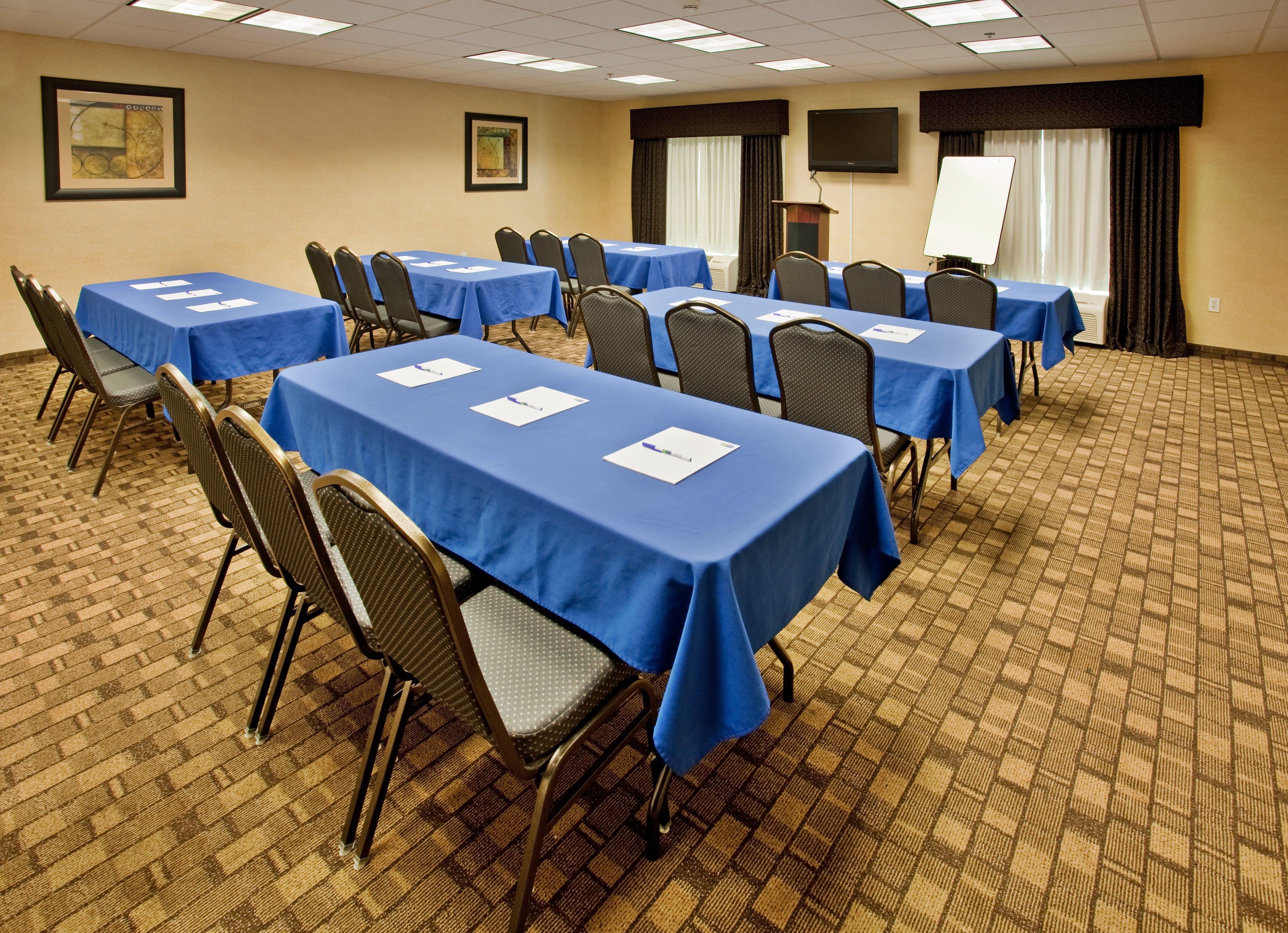 Holiday Inn Express Hotel & Suites Wichita Airport By Ihg Eksteriør billede