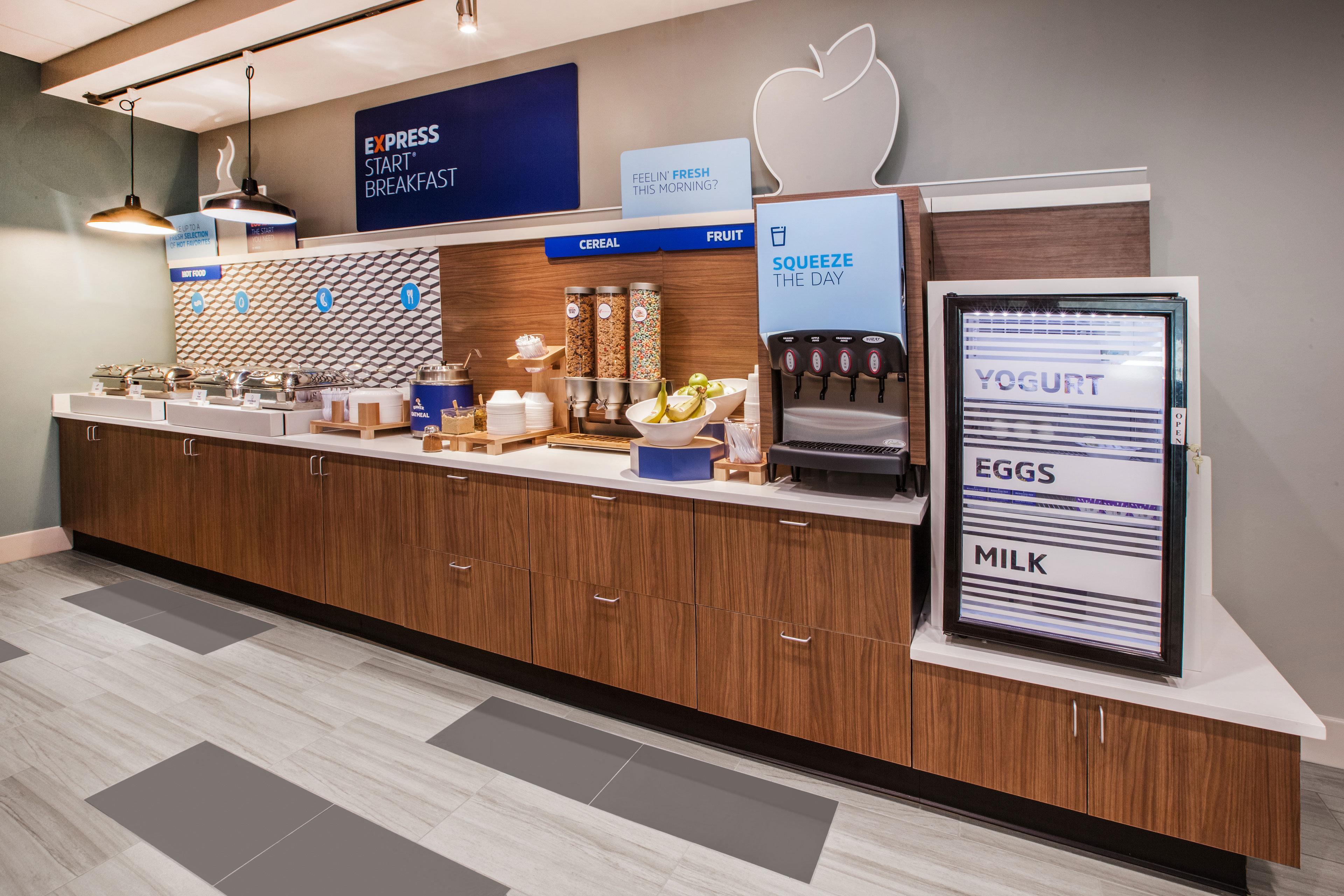 Holiday Inn Express Hotel & Suites Wichita Airport By Ihg Eksteriør billede